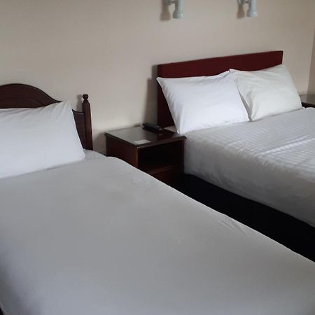 Bay View Guesthouse กัลเวย์ ภายนอก รูปภาพ