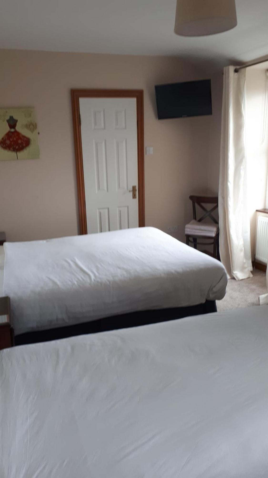 Bay View Guesthouse กัลเวย์ ภายนอก รูปภาพ